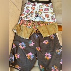 Volcom board shorts 34